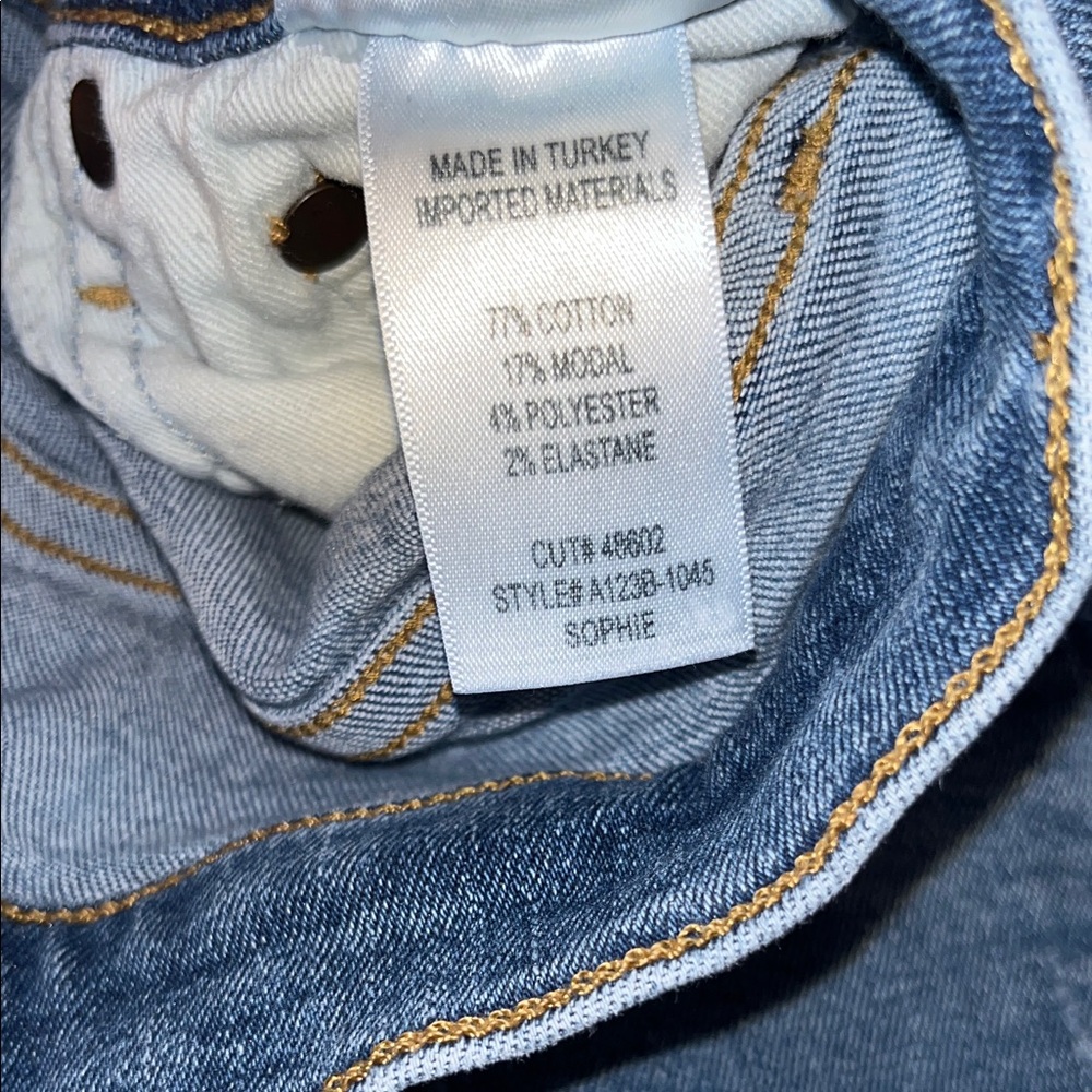 AGOLDE Distressed raw hem jeans in Sophie - Picture 5 of 10